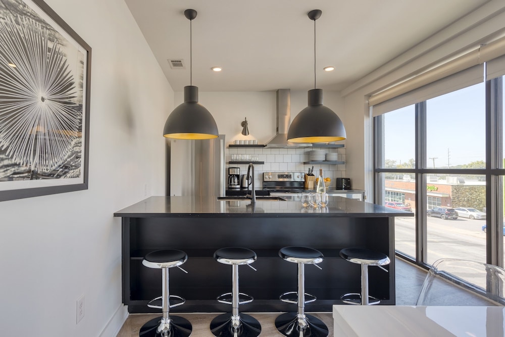 The Carter 301 by Avantstay 4BR Balcony