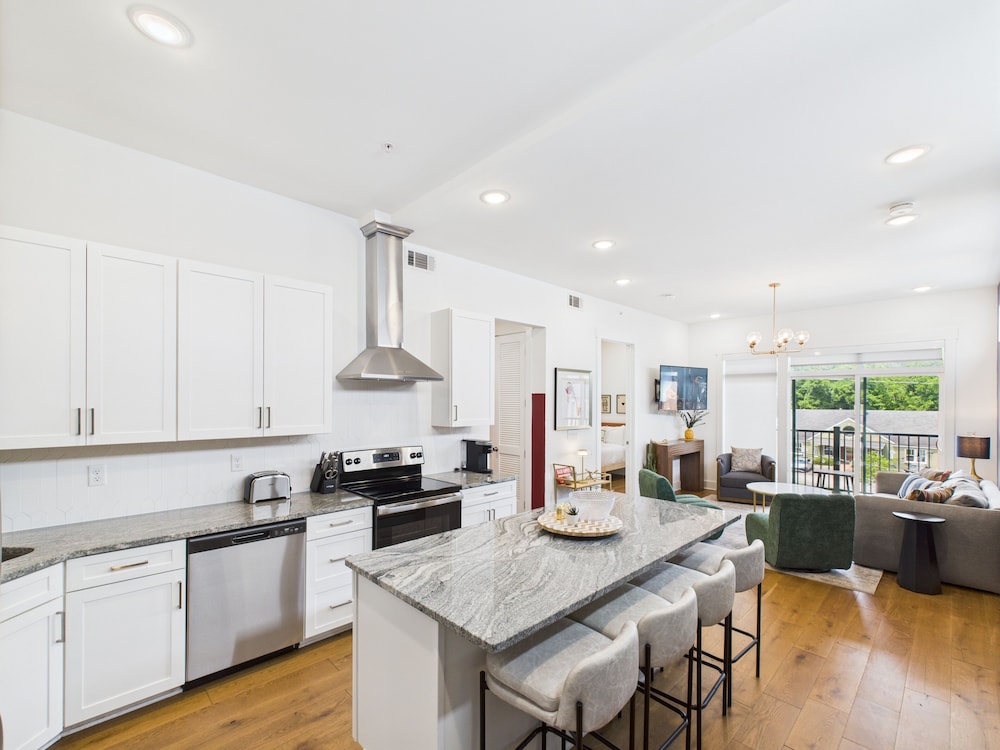 Gallatin Retreat-private Balcony-in East Nashville