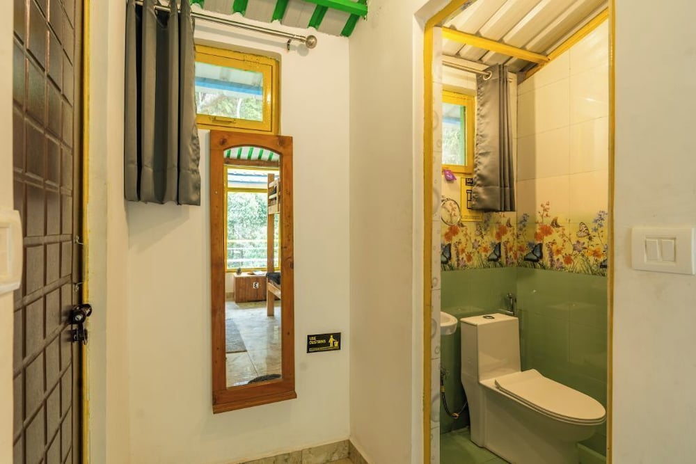 The Hosteller Mussoorie By The Streamside, Kempty