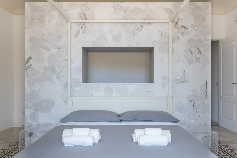 Eleganza e Comfort a due Passi dal Teatro by Wonderful Italy photo 5