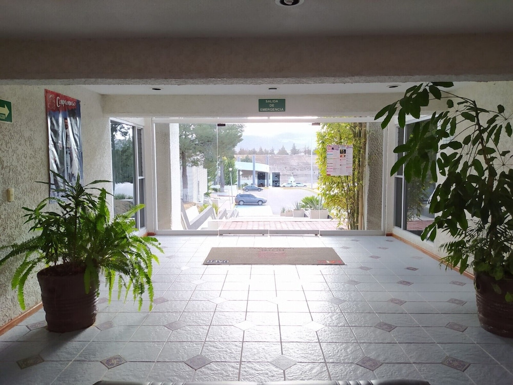 Pachuca Vacations - Hotel Universitario UAEH - Property Image 2