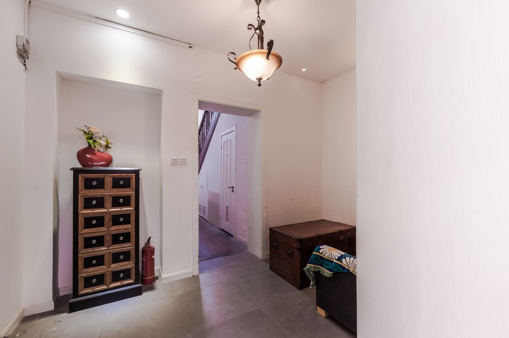 Qiyu Homestay - West Nanjing Road Branch