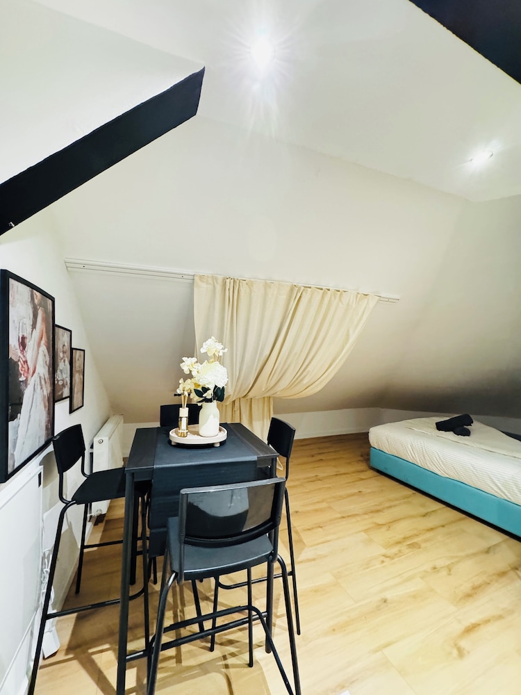 Comfortable Budget Room near Liesing