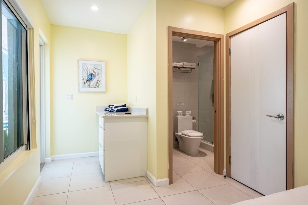 Casa Del Mar Beach Apartment Suite 1