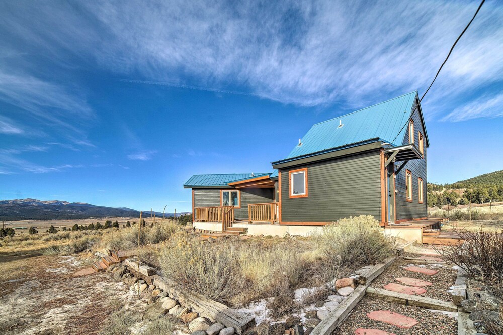 Angel Fire Mtn View Cabin w/ Hot Tub: 2 Mi to Ski