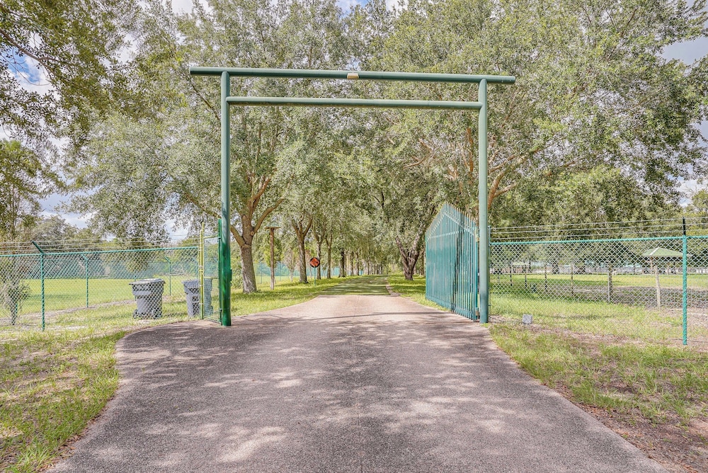 Pet the Sheep! Rural & Spacious Polk City Retreat