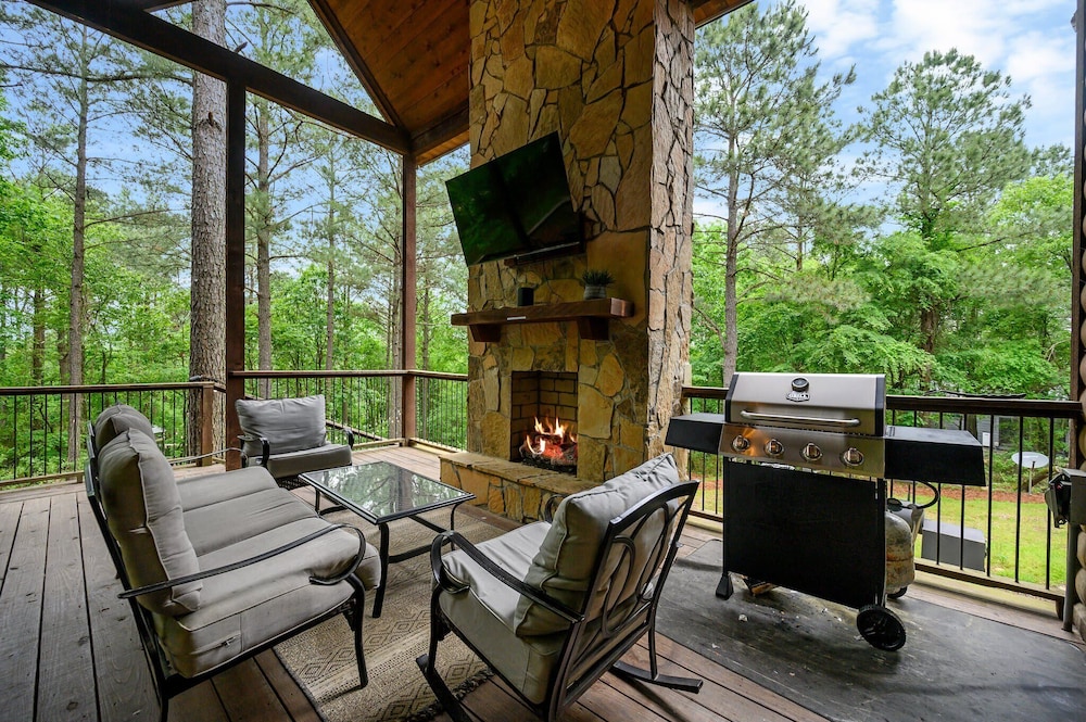 Cabin Vibe - Bunkroom - 3 King - Firepit - Shuffleboard