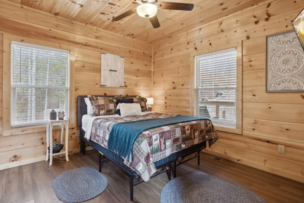 Big Bear Splash 2 Bedroom Cabin
