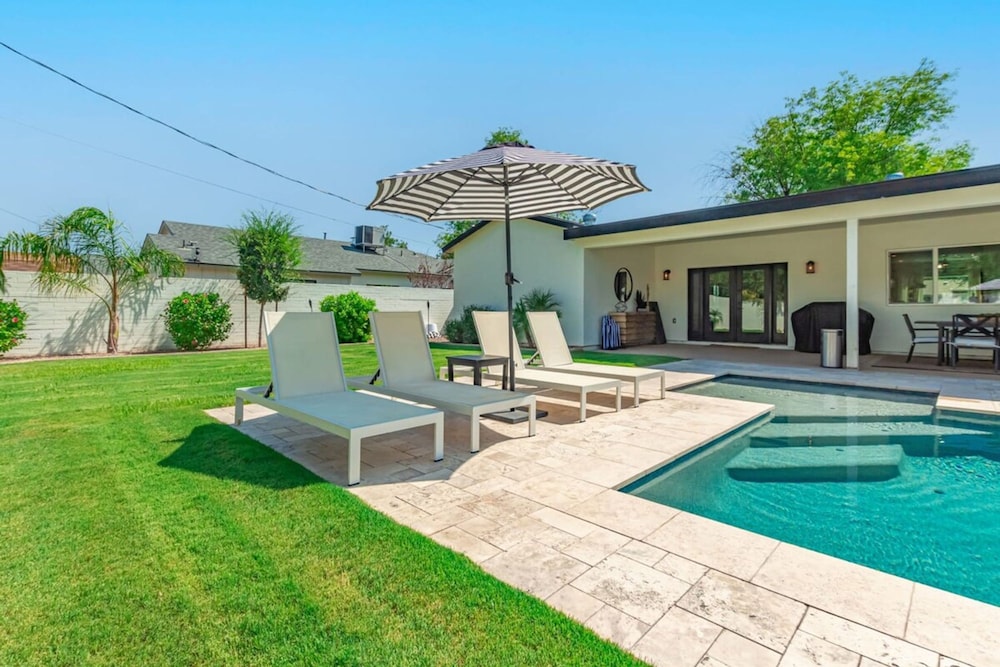 Modern Arcadia Estate Htd Pool Bikes Chef Kitchen