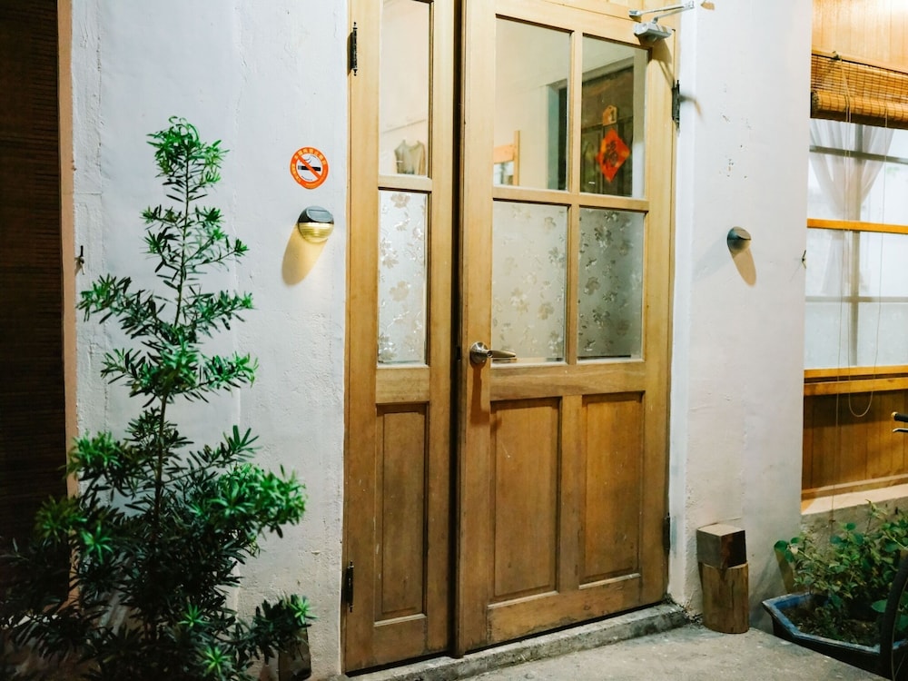 No. 79 Backpacker view 3