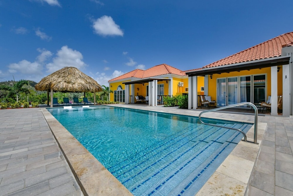 Picaron Villas in Santa Cruz