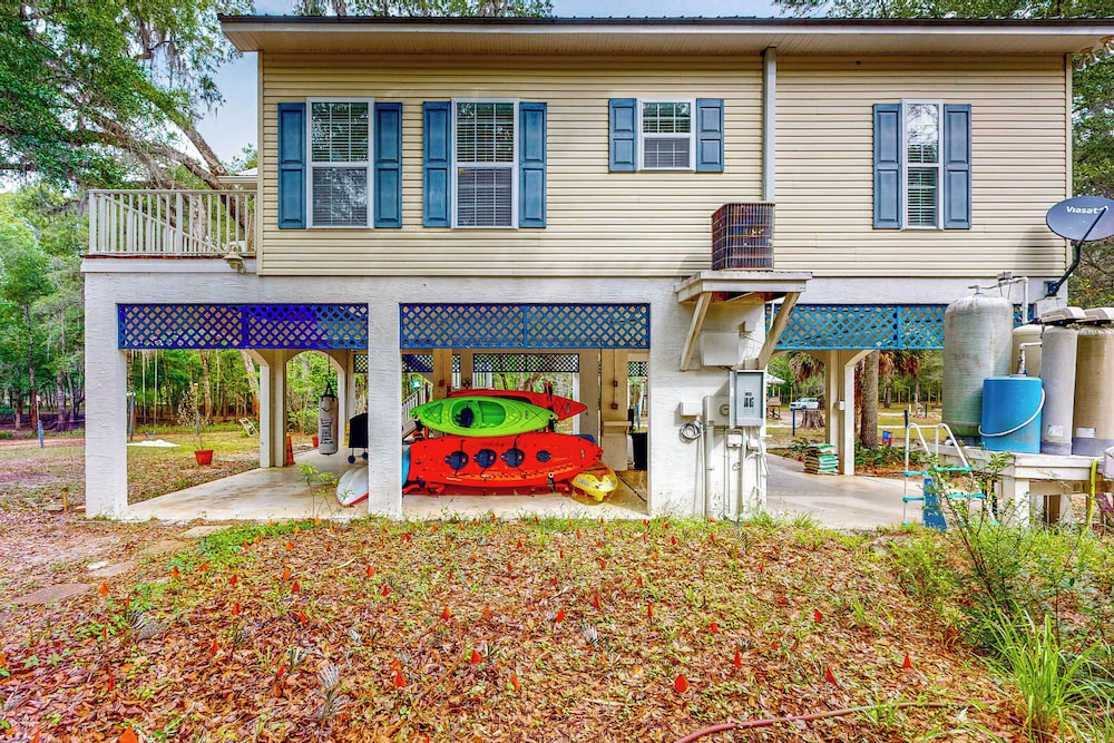 Dog-friendly Riverfront 3BR w/ Fire Pit & Dock