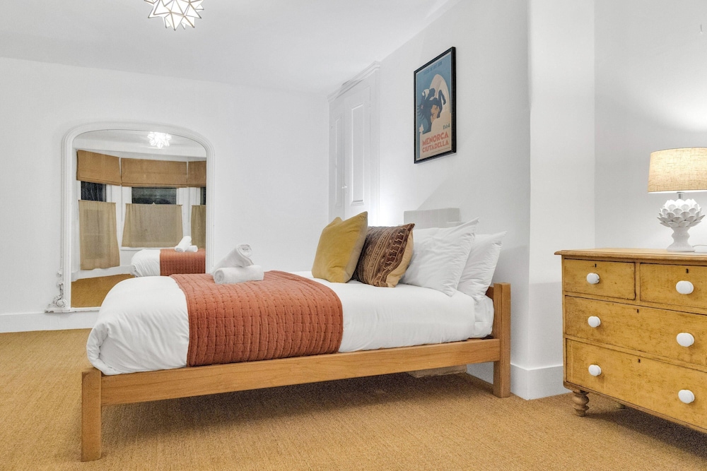 Hove Haven Apartment By My Getaways view 4