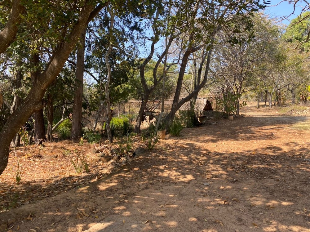 Stunning Private Cottage in the Heart of Nyanga - 2095