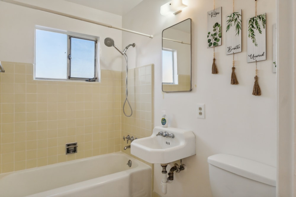 Charming Vintage Retreat In The Heart Of San Jose 3 Bedroom Home
