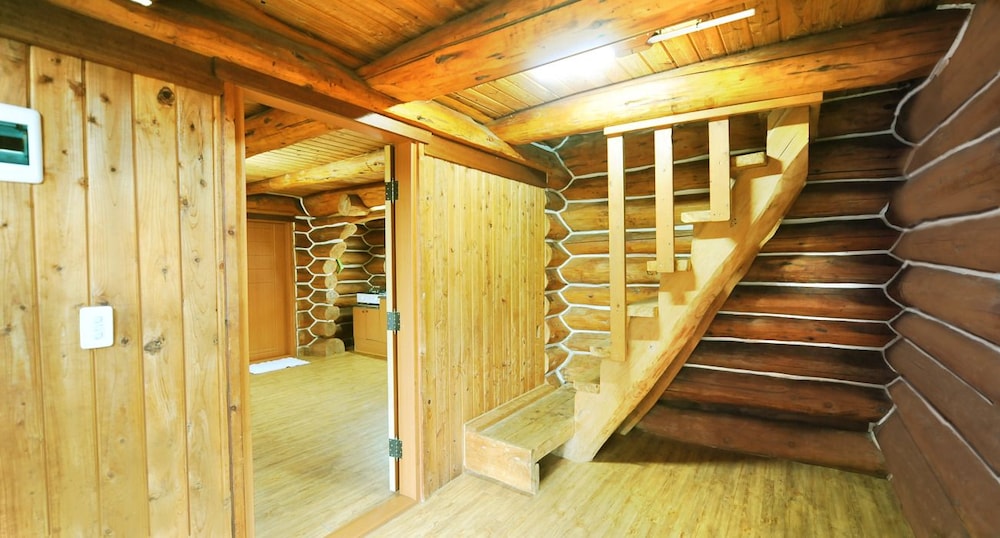 Jeju Log Pension