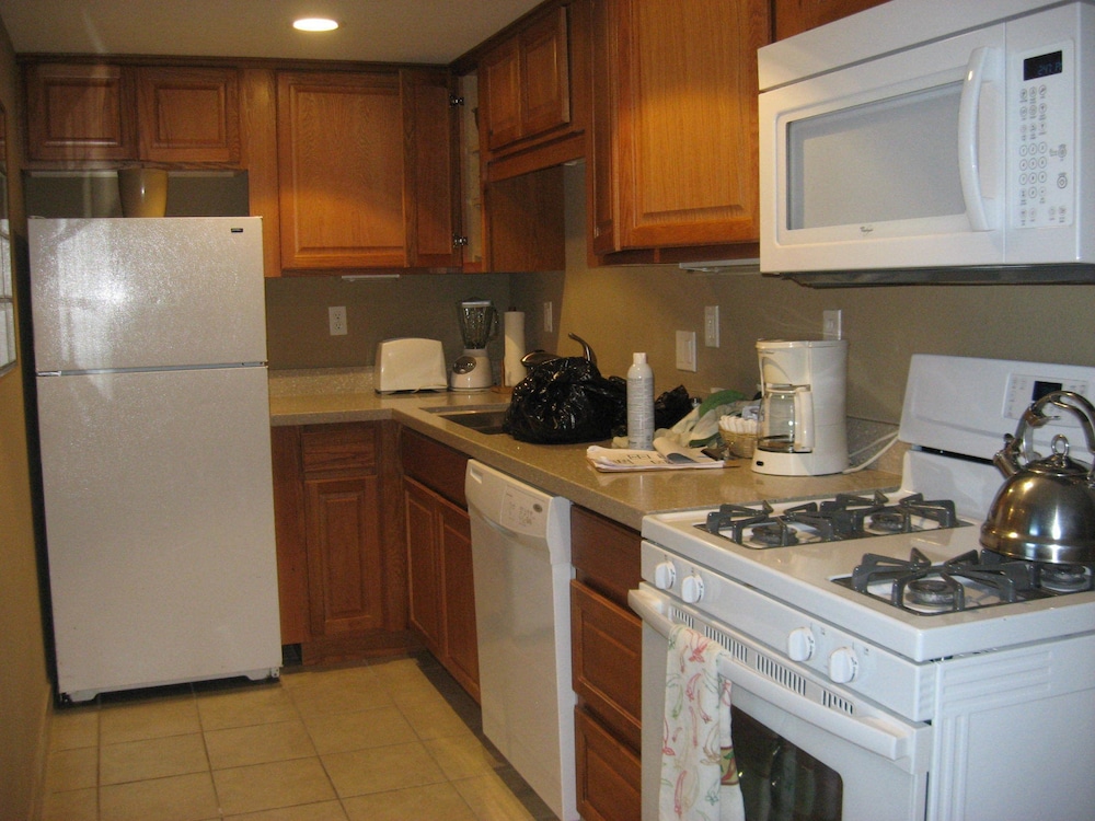 Lake Tahoe Vacations - Beachcomber Inn - Property Image 19