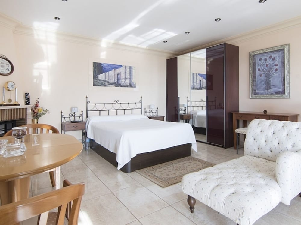 Th103 Villa Espaciosa con Piscina Privada y Jard n