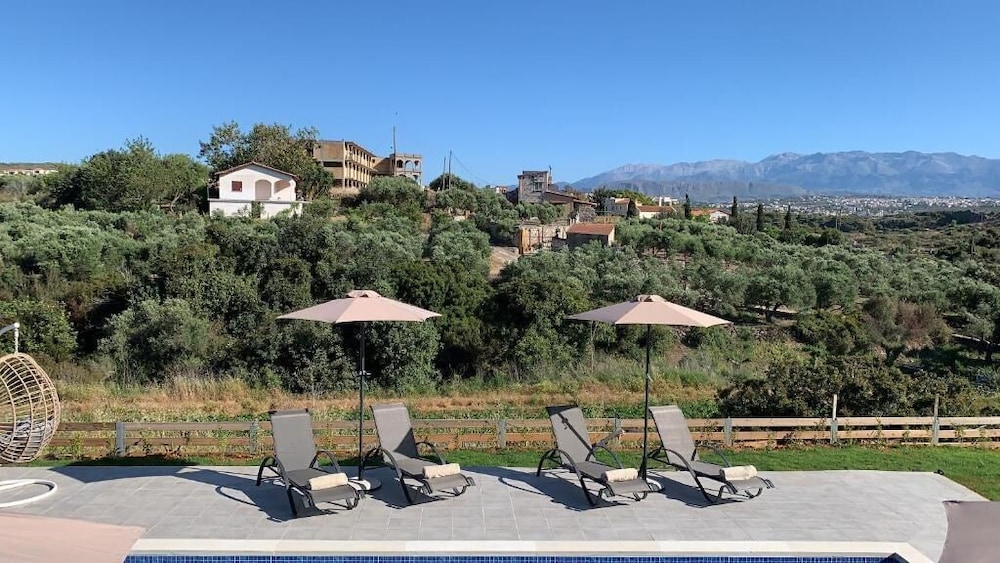 Rodou Suites and Villas