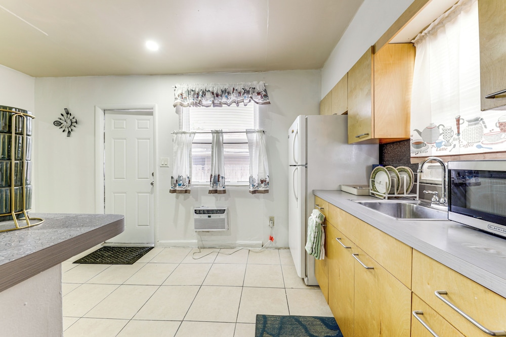 3 Mi to Beach: Pet-friendly Gem in Hollywood