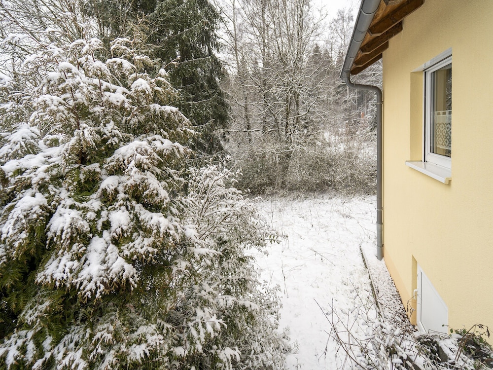 Pretty Holiday Home in Suhl Right Next to the Forest