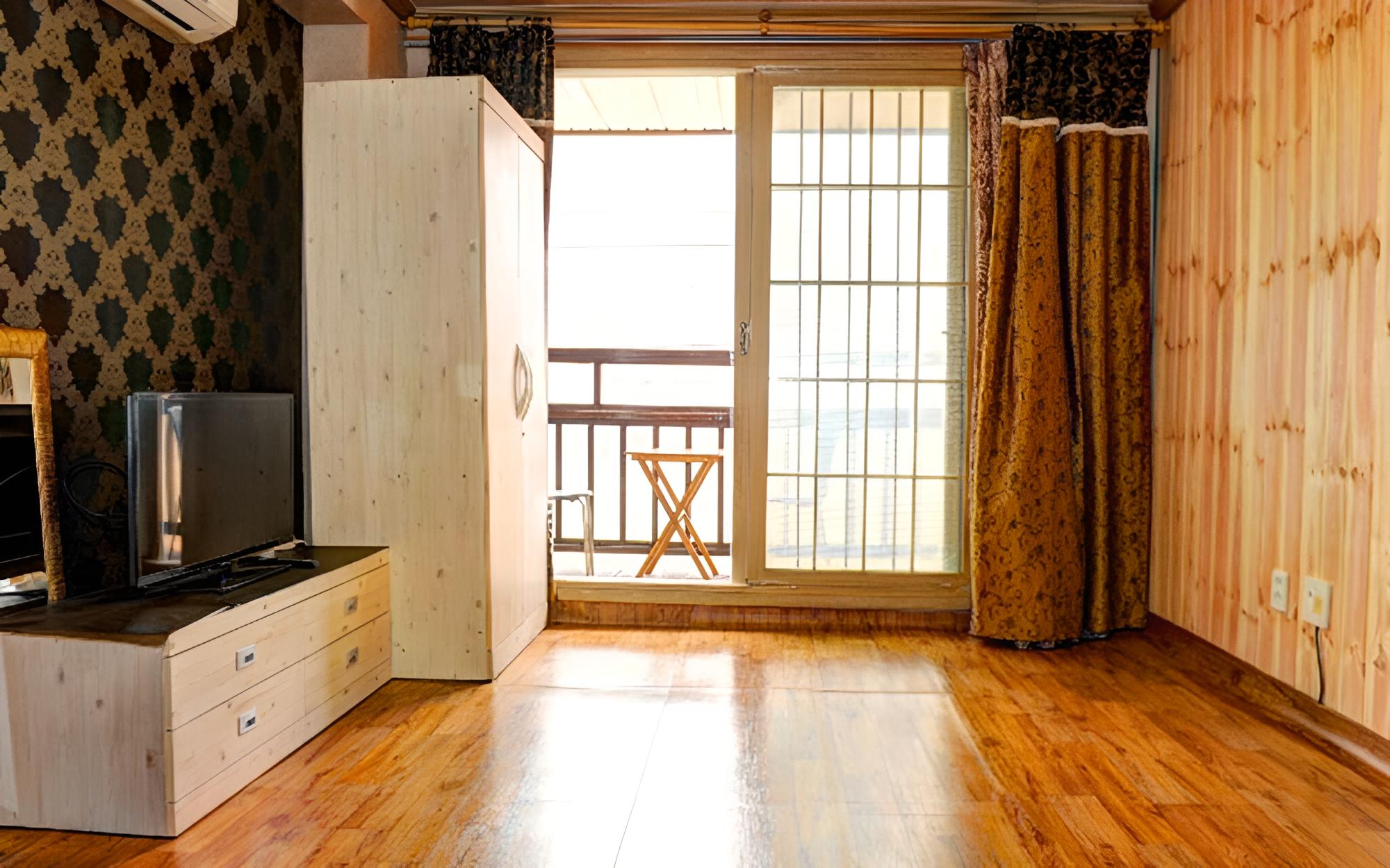 Yeongwol Riverside White House Pension view 3