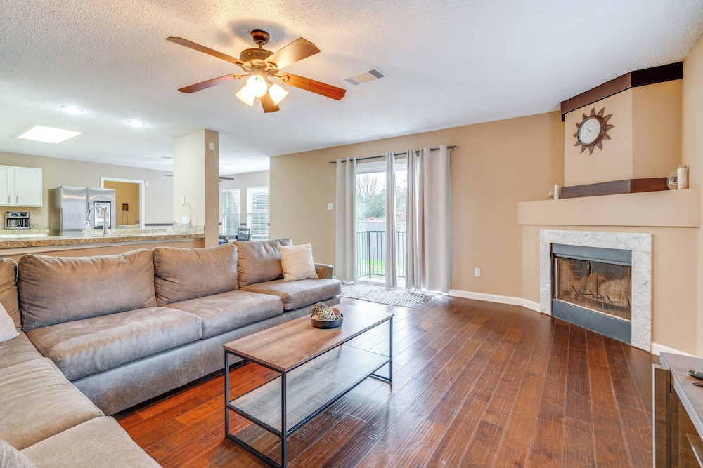 6 Mi to Lake Travis: Spacious Cedar Park Home!