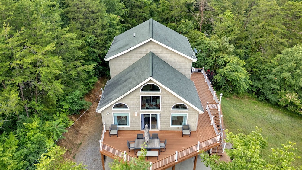 Cozy 3BR Lake Access w Sauna