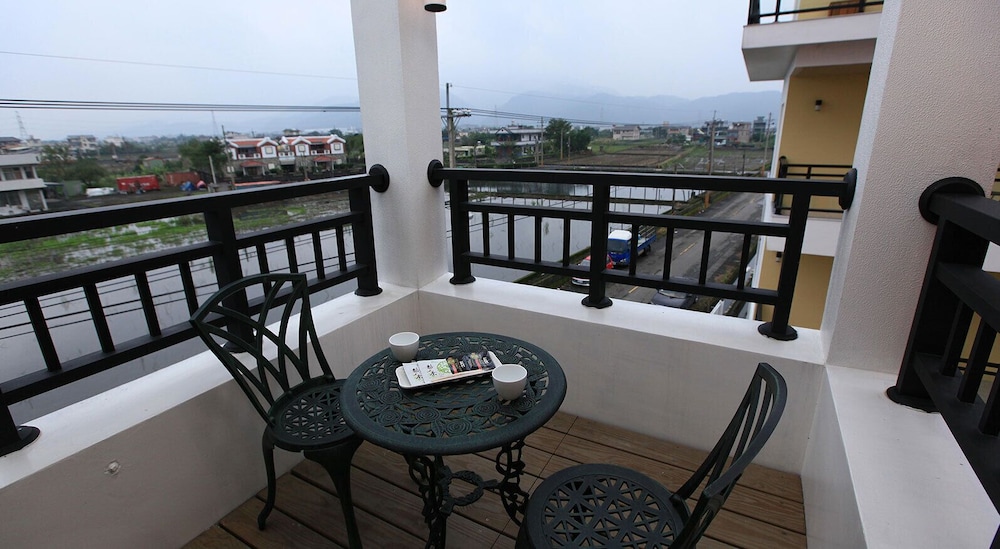 Ting-Feng B&B
