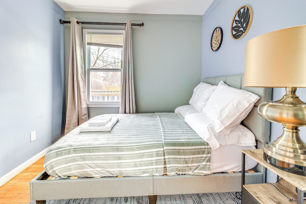 1 Mi to Rouge Park: Home w/ Fenced Yard & Deck