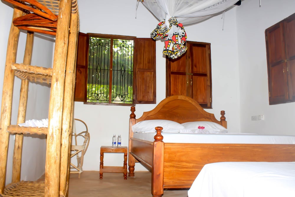 Blue Roof Lodge Jambiani view 3