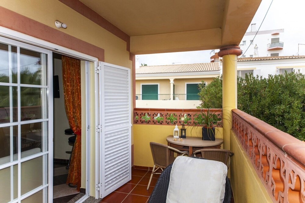 B47 - Walkway Beach View Apartment view 3