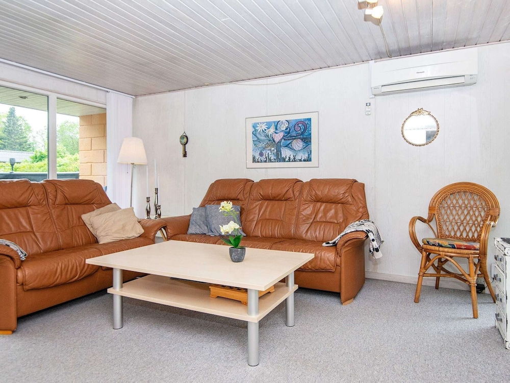 6 Person Holiday Home in Hemmet