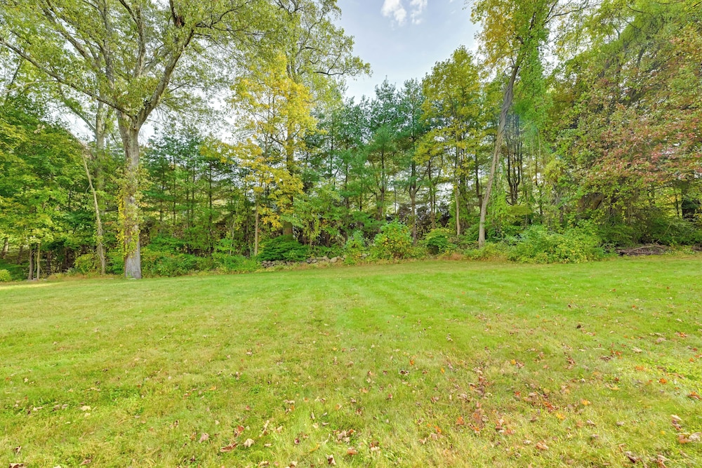 Gold Coast Getaway! Upscale Apt Near New Canaan