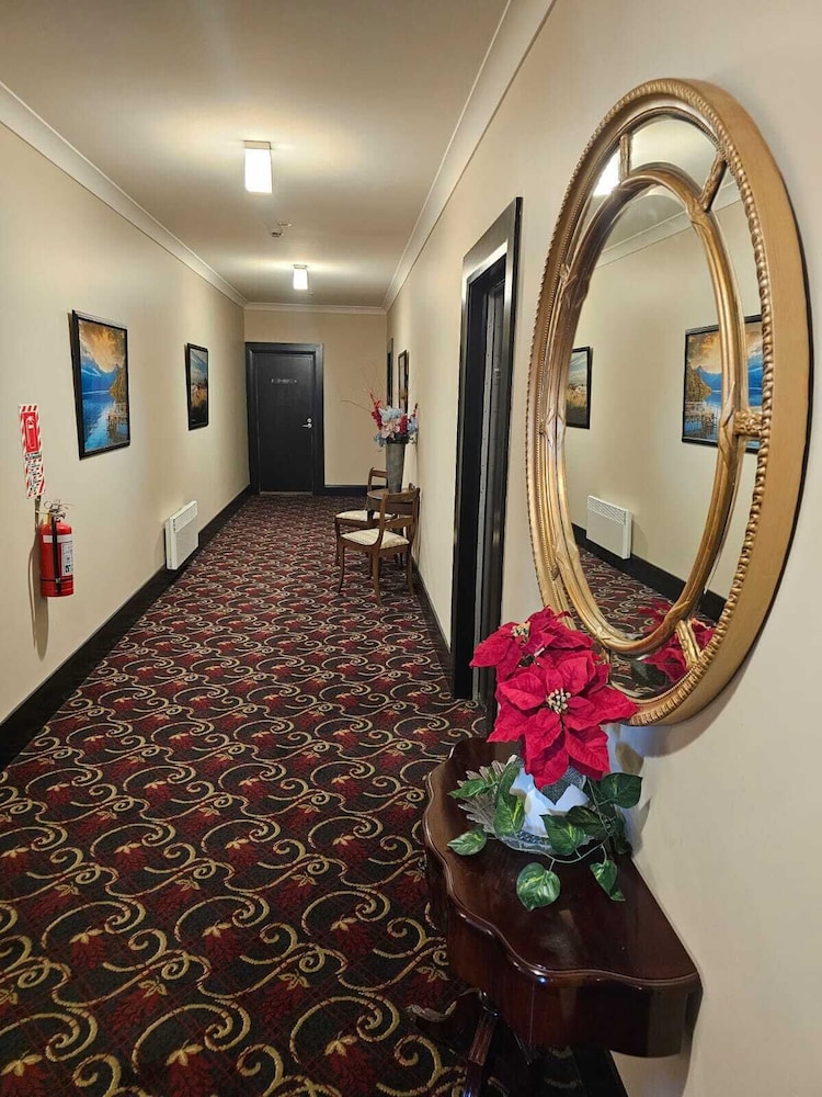 Gateway Motor Inn