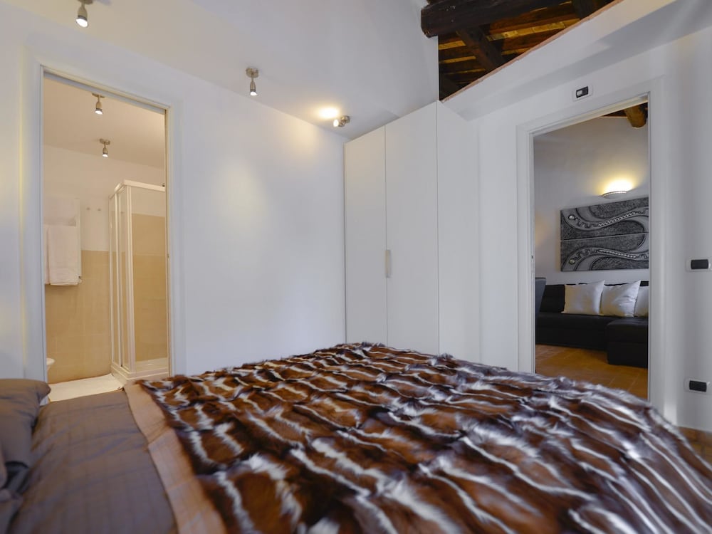 Ibernesi 1 Apartment