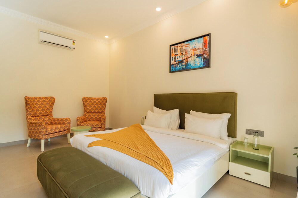 ELIVAAS Laguna Camellia | Luxe 4 BHK Villa Near Popular Beaches with Private Pool