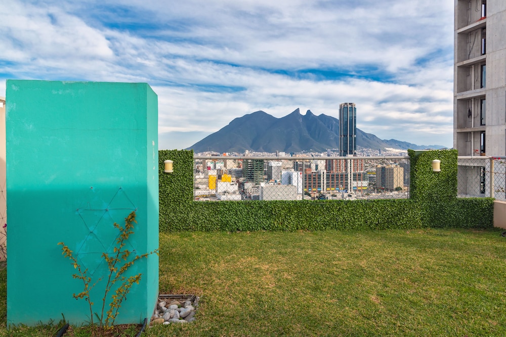 Cómodo y seguro depto. Cerca de Centro de Monterrey y Santa Lucía by Mty. Living S21503 view 2