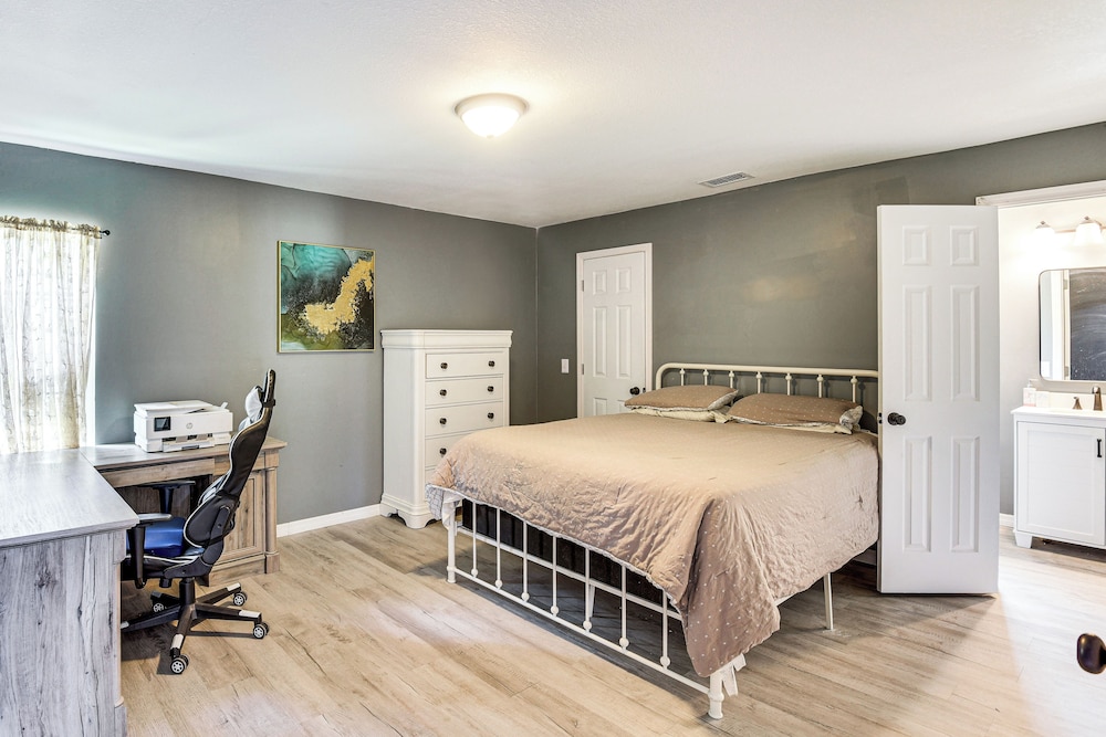 Hike, Fish & Explore: Retreat in Silver Springs!