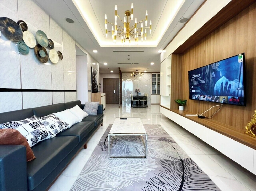 Somi Luxstay Landmark 81