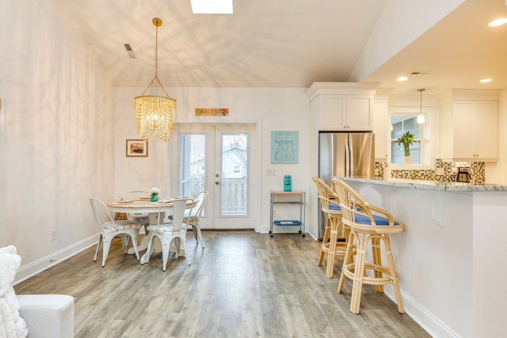 Walk to Beach: Cottage w/ Yard in Kure Beach!