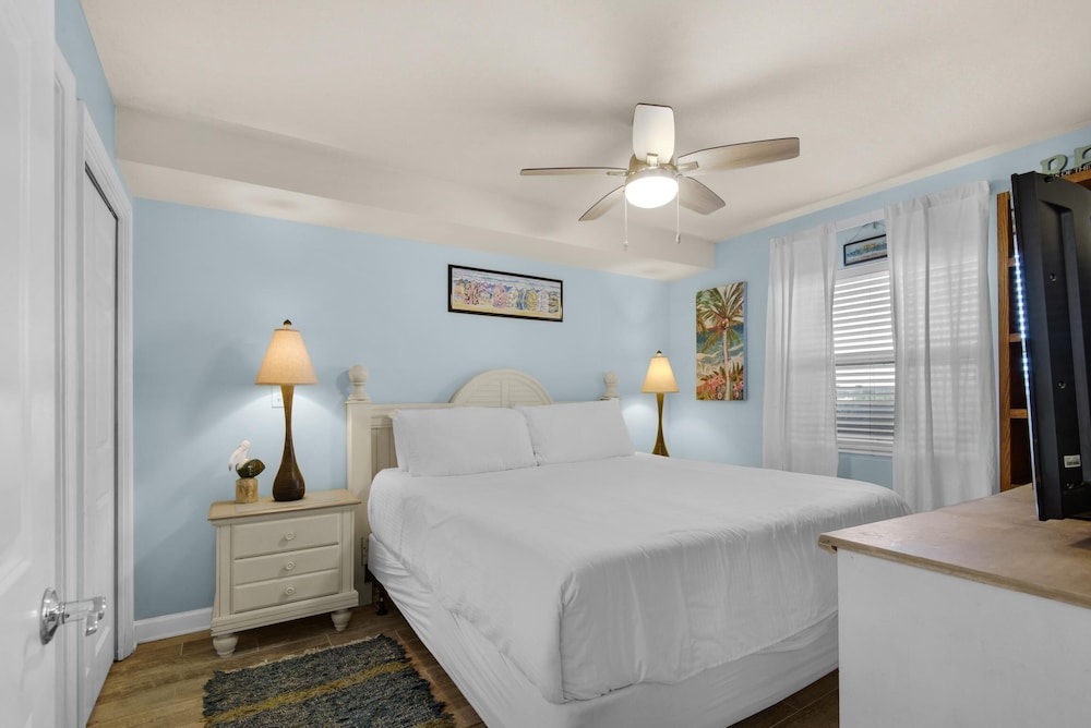 Pelican Isle 411