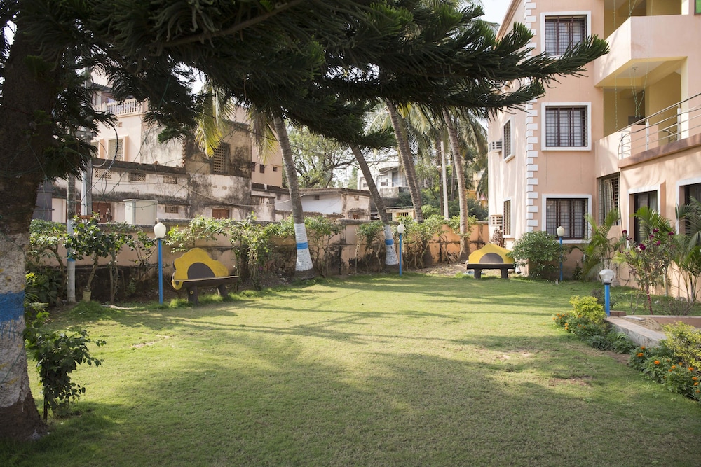 OYO 1949 Hotel Surya Garden