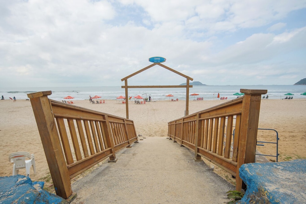 Apto pet Friendly c Wifi a 350m da Praia do Tombo
