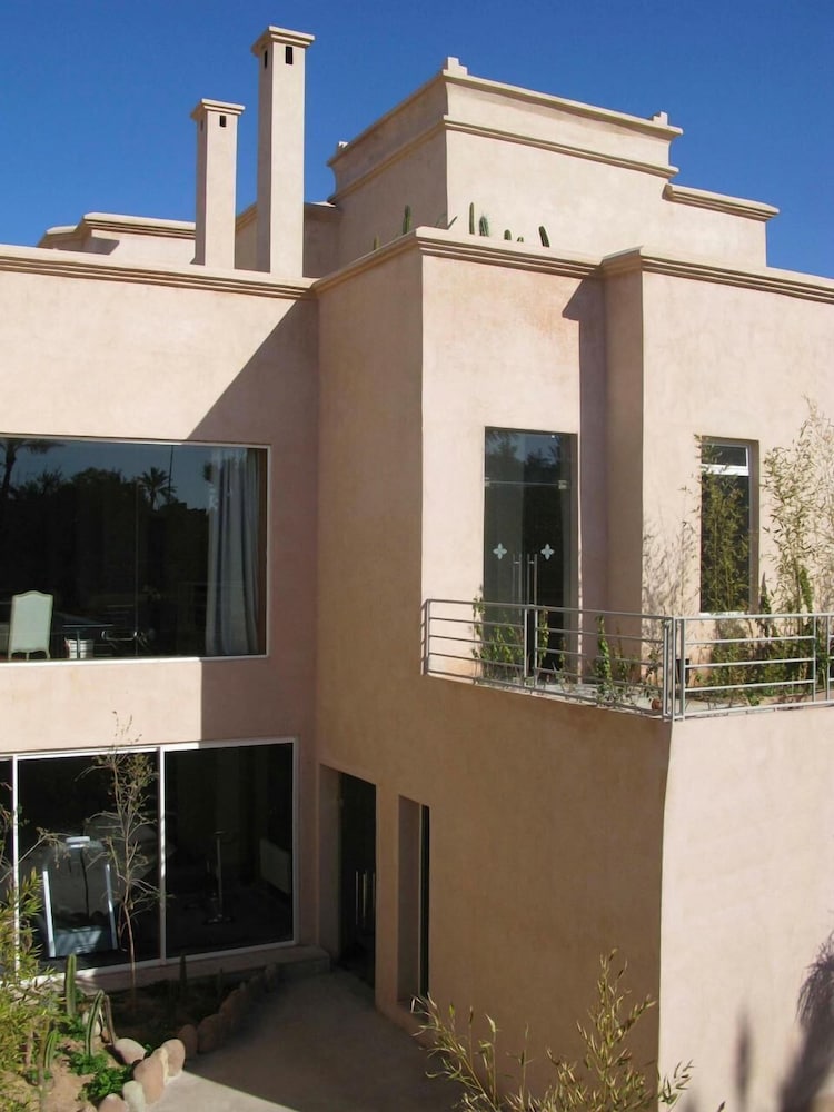 Palais Rim Marrakech – Grande Villa de Vacances avec Piscine et Jardin