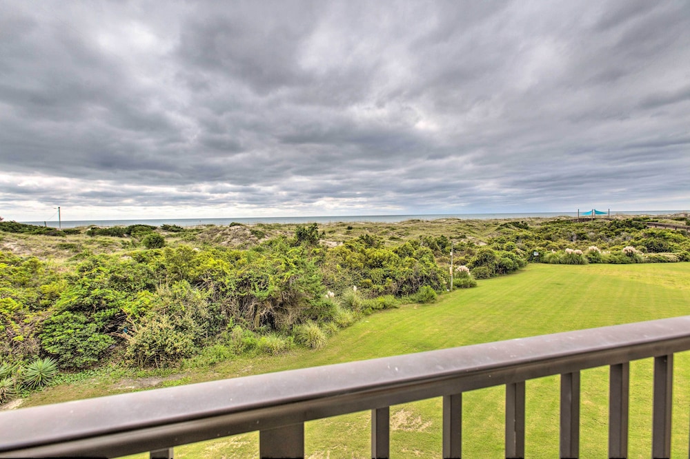 Sands Villa Resort Oceanfront Condo With Pools! view 5