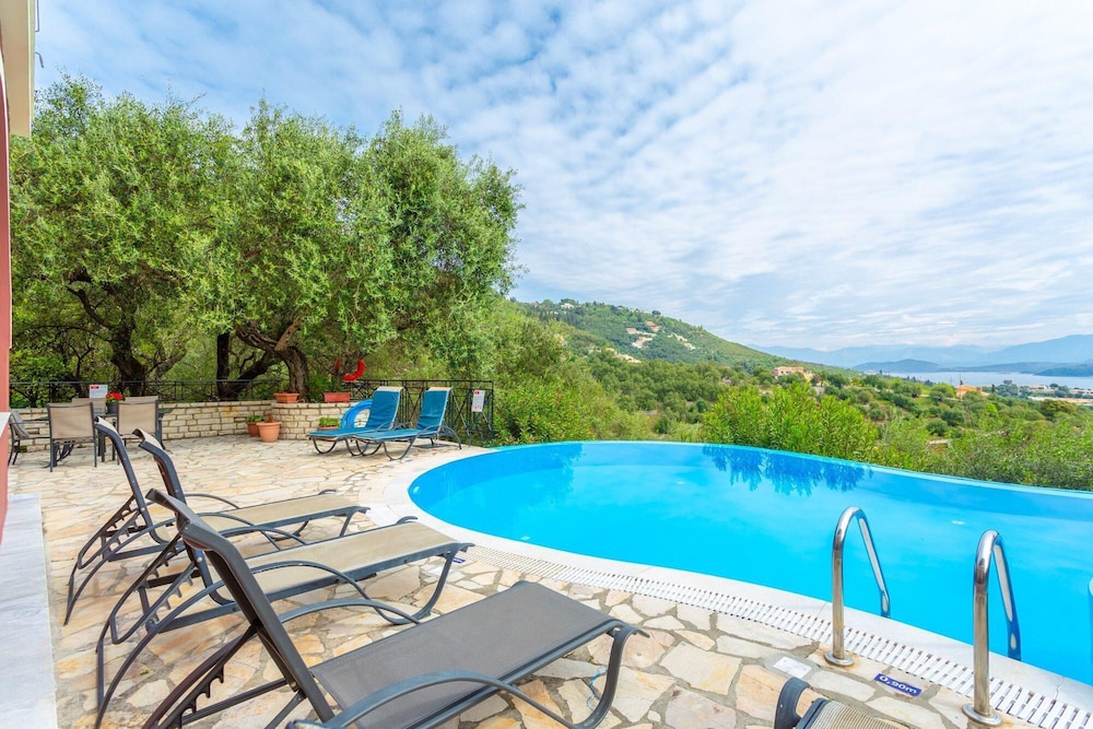 Bougainvillea Large Private Pool Walk to Beach Sea Views A C Wifi Car Not Required Eco-friend - 195 view 3