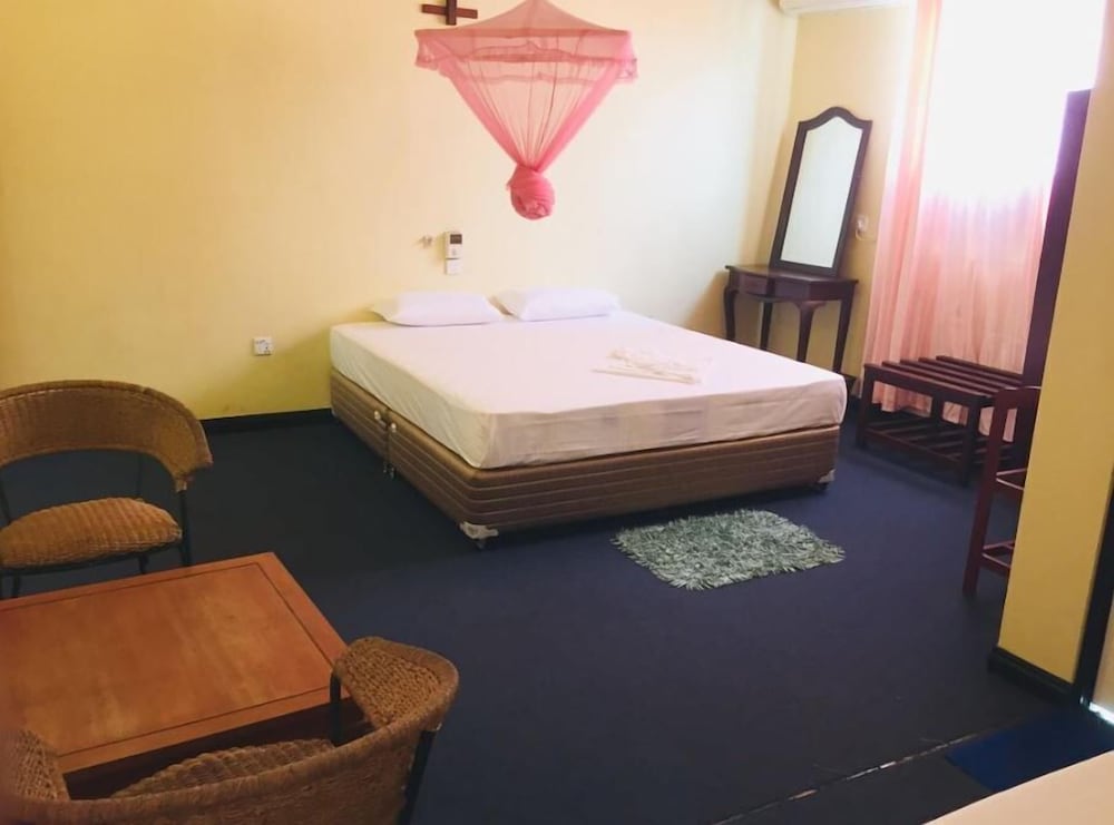Sana's Beach Guesthouse and Restaurant view 2