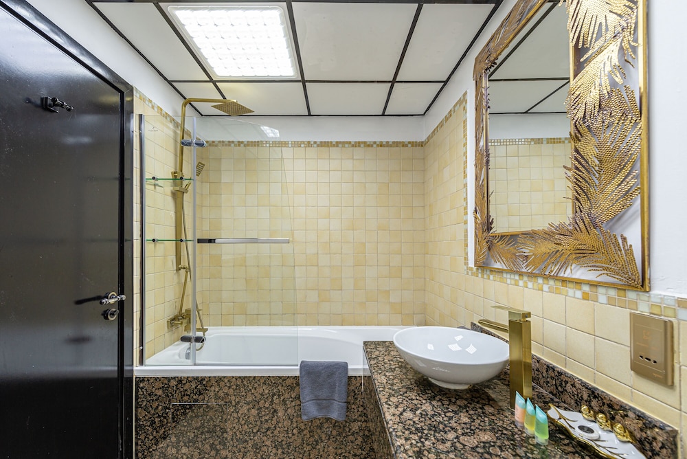 Marco Polo - Deluxe Waterfront Roomy Apt, Perfect for Groups