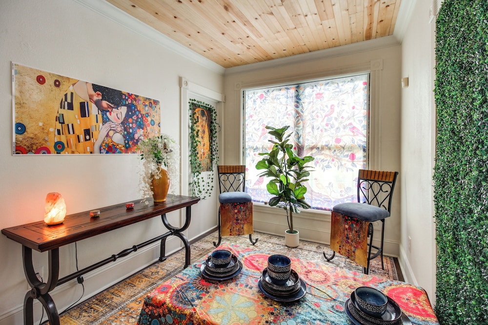 Walk to UT Southern & Dtwn Pulaski: Historic Home